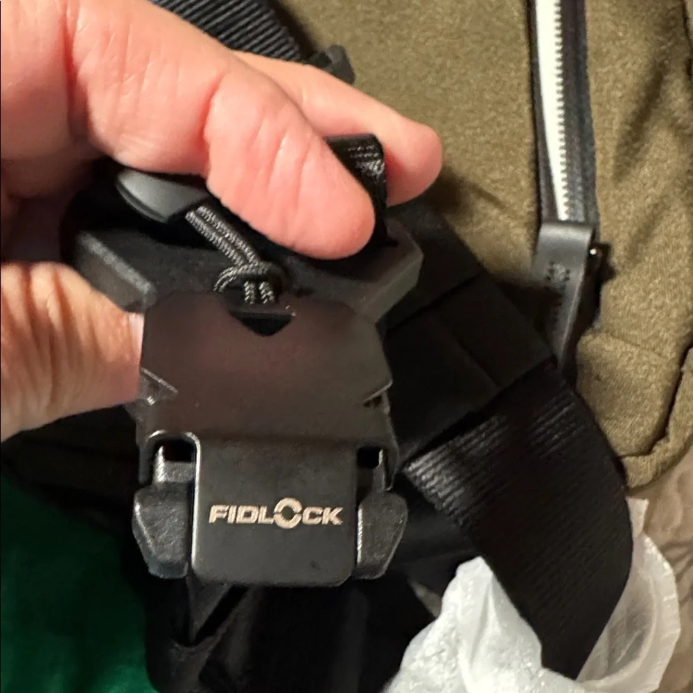 NWT ALPAKA Go Sling Mini V2 - Army Green with Fidlock - Picture 11 of 14